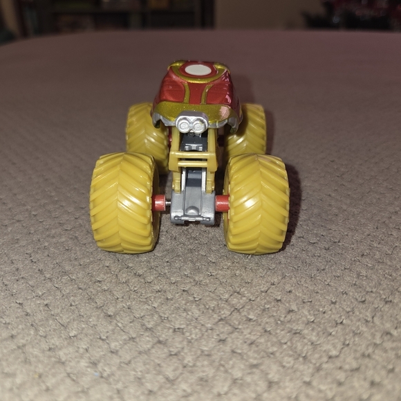 2024 Iron Man MONSTER JAM Marvel Truck 1/64 Spin Master Series - Picture 4 of 16